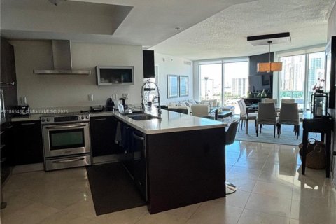 Copropriété à louer à Sunny Isles Beach, Floride: 3 chambres, 135.73 m2 № 1893485 - photo 2