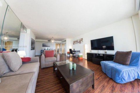 Copropriété à louer à Surfside, Floride: 1 chambre, 84.08 m2 № 1868539 - photo 1