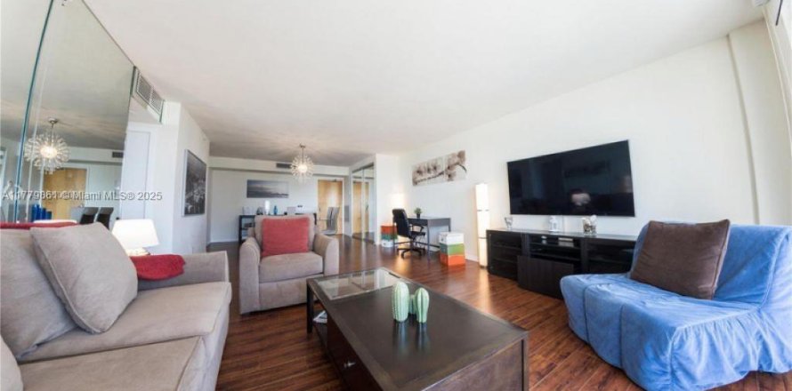 Condo à Surfside, Floride, 1 chambre № 1868539