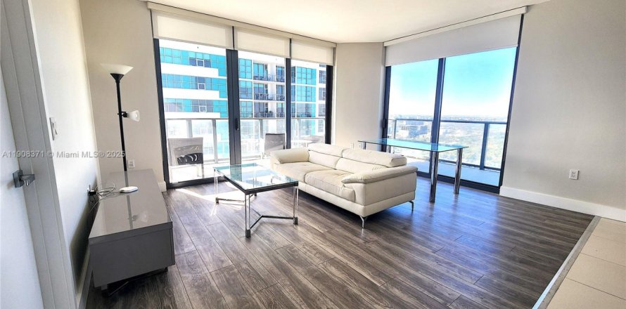 Condo à Miami, Floride, 2 chambres  № 1967897