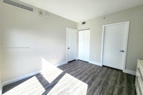 Copropriété à louer à Miami, Floride: 2 chambres, 77.57 m2 № 1967897 - photo 11