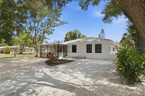 Villa ou maison à vendre à Sarasota, Floride: 3 chambres, 110.18 m2 № 2132779 - photo 22