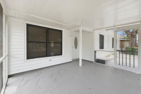 Villa ou maison à vendre à Sarasota, Floride: 3 chambres, 110.18 m2 № 2132779 - photo 2