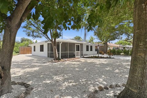 Villa ou maison à vendre à Sarasota, Floride: 3 chambres, 110.18 m2 № 2132779 - photo 20