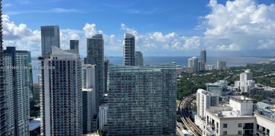 Condo à Miami, Floride, 3 chambres  № 2016211