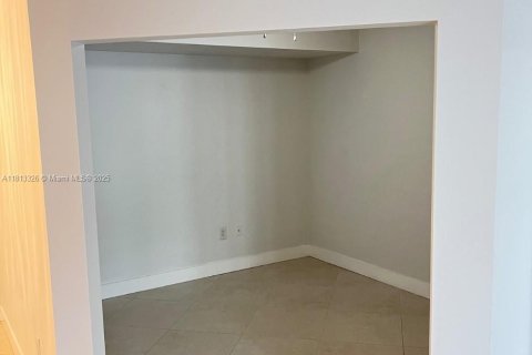 Купить кондоминиум в Плантация, Флорида 2 спальни, 124.02м2, № 1958408 - фото 6