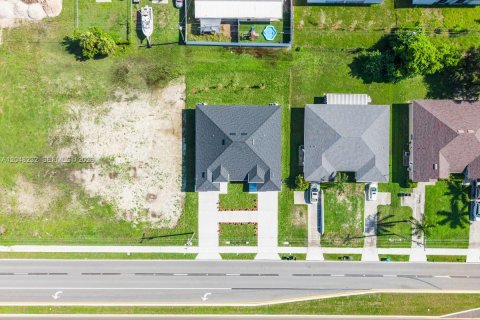 Immobilier commercial à vendre à Cape Coral, Floride: 222.97 m2 № 2276557 - photo 22