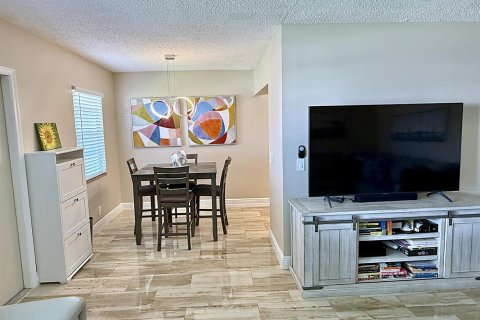 Condo in Deerfield Beach, Florida, 2 bedrooms № 2081805 - photo 11