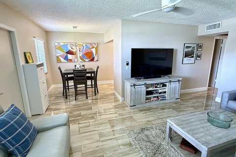 Condo in Deerfield Beach, Florida, 2 bedrooms № 2081805 - photo 10