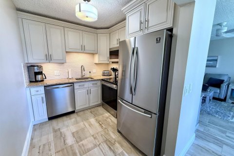 Condo in Deerfield Beach, Florida, 2 bedrooms № 2081805 - photo 3