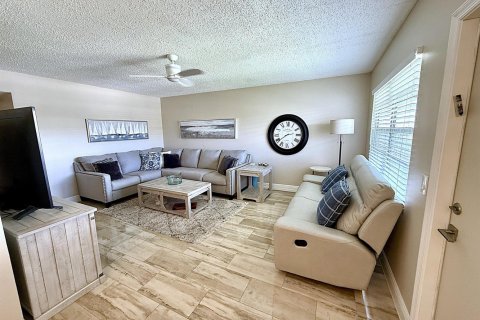 Condo in Deerfield Beach, Florida, 2 bedrooms № 2081805 - photo 6