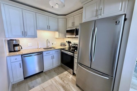 Condo in Deerfield Beach, Florida, 2 bedrooms № 2081805