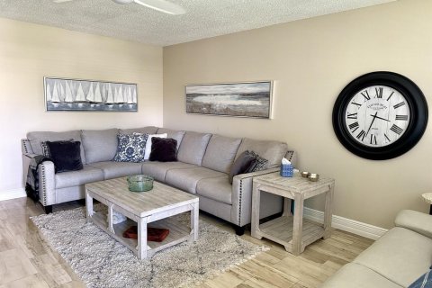 Condo in Deerfield Beach, Florida, 2 bedrooms № 2081805 - photo 7