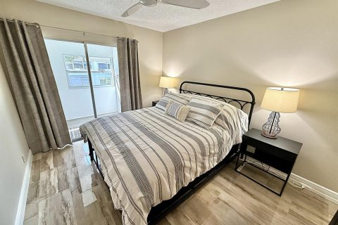 Condo in Deerfield Beach, Florida, 2 bedrooms № 2081805 - photo 26