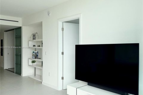 Condo in Bay Harbor Islands, Florida, 2 bedrooms  № 2081974 - photo 10