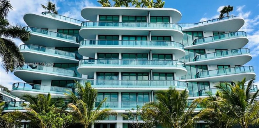 Condo in Bay Harbor Islands, Florida, 2 bedrooms  № 2081974