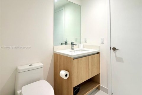 Condo in Bay Harbor Islands, Florida, 2 bedrooms  № 2081974 - photo 18