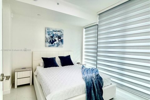 Condo in Bay Harbor Islands, Florida, 2 bedrooms  № 2081974 - photo 17