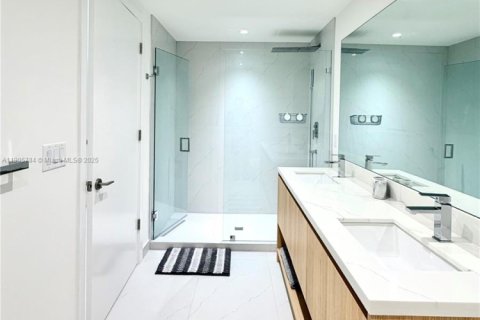 Condo in Bay Harbor Islands, Florida, 2 bedrooms  № 2081974 - photo 14