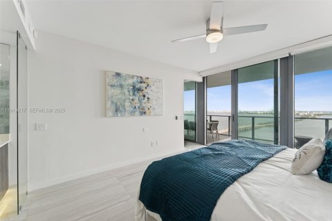 Condominio en alquiler en Miami, Florida, 3 dormitorios, 141.77 m2 № 1992152 - foto 23