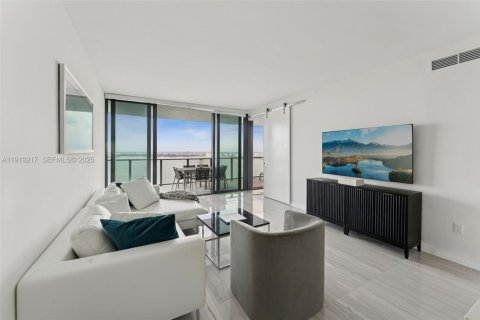 Condominio en alquiler en Miami, Florida, 3 dormitorios, 141.77 m2 № 1992152 - foto 4