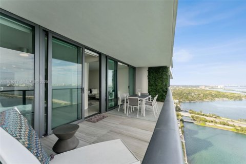 Condominio en alquiler en Miami, Florida, 3 dormitorios, 141.77 m2 № 1992152 - foto 22