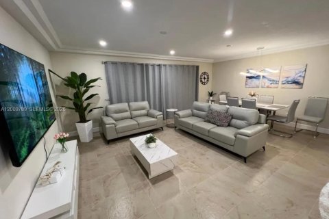 Casa en alquiler en Cape Coral, Florida, 3 dormitorios, 120.77 m2 № 2076309 - foto 16
