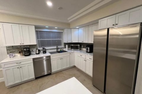 Casa en alquiler en Cape Coral, Florida, 3 dormitorios, 120.77 m2 № 2076309 - foto 8