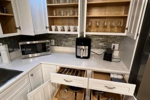 Casa en alquiler en Cape Coral, Florida, 3 dormitorios, 120.77 m2 № 2076309 - foto 10