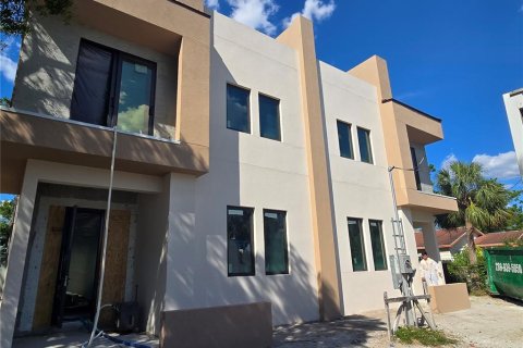 Duplex in Sarasota, Florida 4 bedrooms, 236.53 sq.m. № 2230032 - photo 4