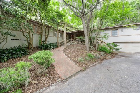 House in Gainesville, Florida 6 bedrooms, 356.93 sq.m. № 1894884 - photo 8