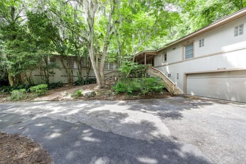 House in Gainesville, Florida 6 bedrooms, 356.93 sq.m. № 1894884 - photo 1