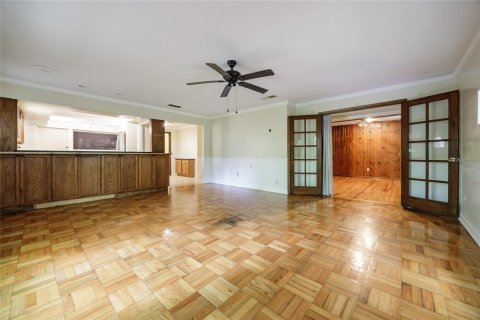 House in Gainesville, Florida 6 bedrooms, 356.93 sq.m. № 1894884 - photo 5