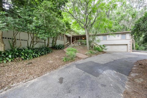 House in Gainesville, Florida 6 bedrooms, 356.93 sq.m. № 1894884 - photo 7