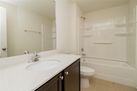 Casa en alquiler en Mascotte, Florida, 5 dormitorios, 180.6 m2 № 1913612 - foto 13