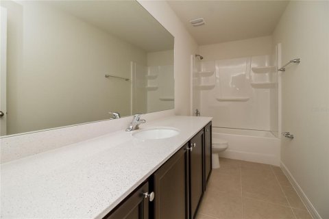 Casa en alquiler en Mascotte, Florida, 5 dormitorios, 180.6 m2 № 1913612 - foto 14