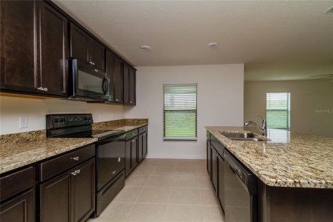 Casa en alquiler en Mascotte, Florida, 5 dormitorios, 180.6 m2 № 1913612 - foto 4