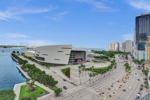 Condo in Miami, Florida, 1 bedroom  № 1990817 - photo 19