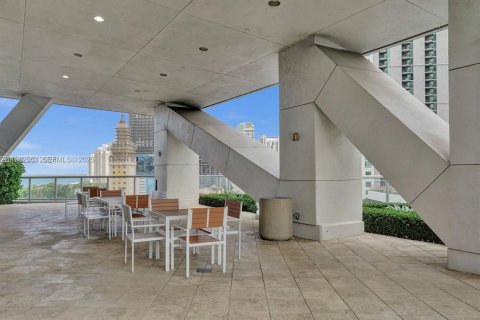 Condo in Miami, Florida, 1 bedroom  № 1990817 - photo 12