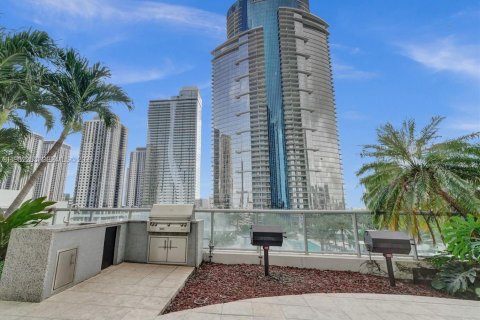 Condo in Miami, Florida, 1 bedroom  № 1990817 - photo 13
