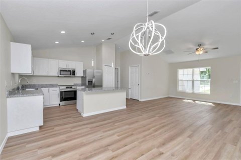 House in Ocala, Florida 3 bedrooms, 128.21 sq.m. № 1894767 - photo 5