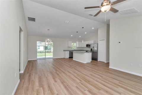 House in Ocala, Florida 3 bedrooms, 128.21 sq.m. № 1894767 - photo 4