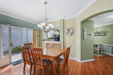House in The Villages, Florida 2 bedrooms, 111.11 sq.m. № 1907435 - photo 9