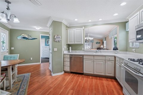 House in The Villages, Florida 2 bedrooms, 111.11 sq.m. № 1907435 - photo 15
