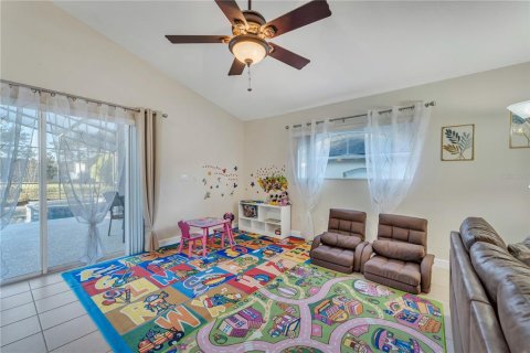 House in Davenport, Florida 4 bedrooms, 177.91 sq.m. № 1721849 - photo 9