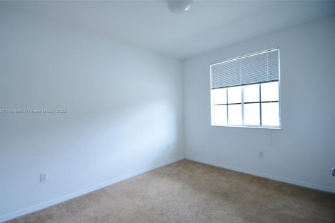 Touwnhouse à louer à North Lauderdale, Floride: 3 chambres, 152.36 m2 № 1726995 - photo 11