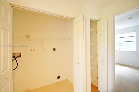 Touwnhouse à louer à North Lauderdale, Floride: 3 chambres, 152.36 m2 № 1726995 - photo 17