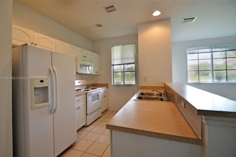 Touwnhouse à louer à North Lauderdale, Floride: 3 chambres, 152.36 m2 № 1726995 - photo 14