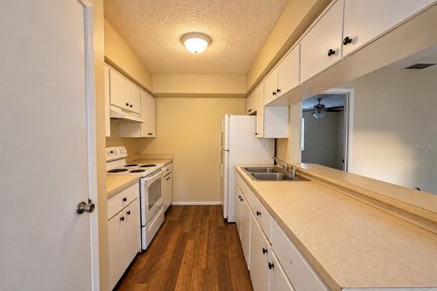 Appartement à louer à Auburndale, Floride: 1 chambre, 79.43 m2 № 2424099 - photo 6
