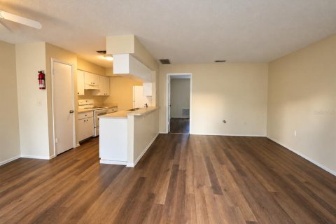 Appartement à louer à Auburndale, Floride: 1 chambre, 79.43 m2 № 2424099 - photo 2